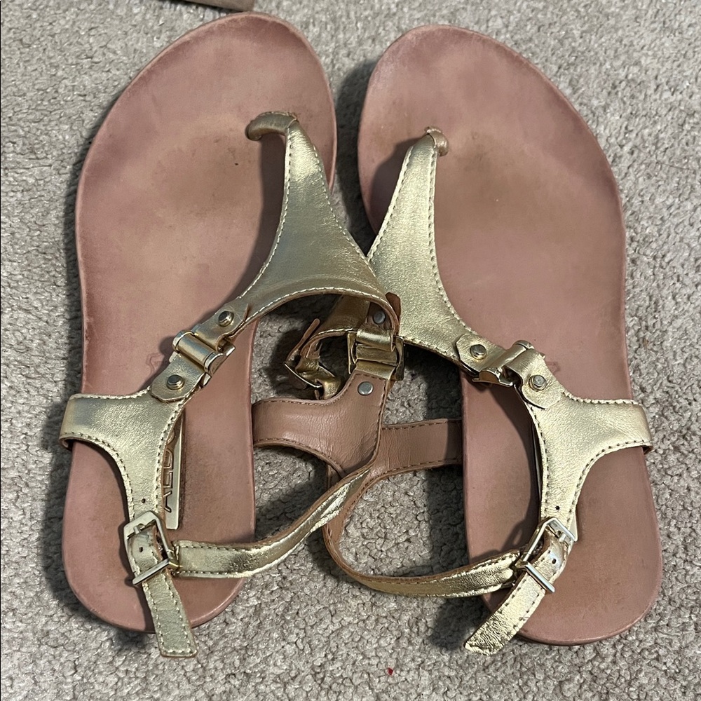 Aldo 6.5 gold sandals